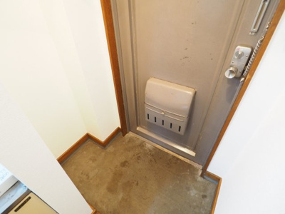 【玄関】 | ベルビュー多摩川 | 収納もある玄関です