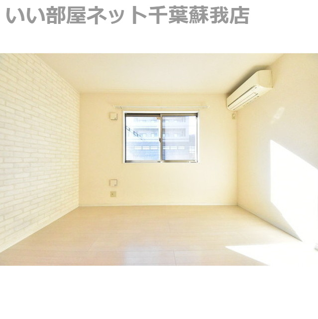 フォレストツインハウスⅡB棟の居間・リビング|こちらの居間で趣味の時間をお楽しみください

