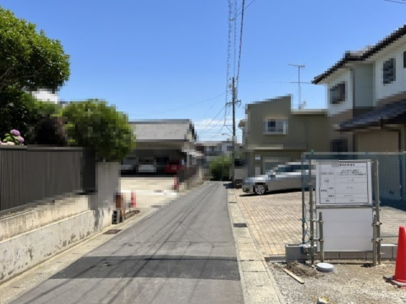 碧南市浜尾町4丁目第2　新築戸建　3号棟の前面道路含む現地写真|碧南市浜尾町4丁目第2新築戸建前面道路写真です。北東側公道約3.27～3.37ｍ