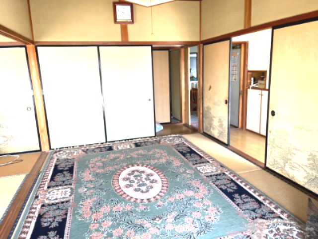 小津町　戸建の和室|１F　和室を襖で仕切る事も可能。