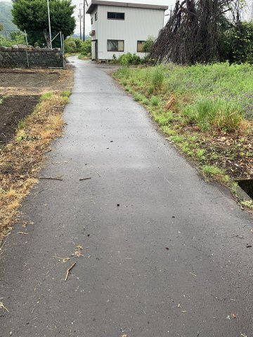 土地　上西郷の前面道路含む現地写真|西から