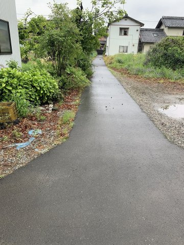 土地　上西郷の前面道路含む現地写真|西のT差路