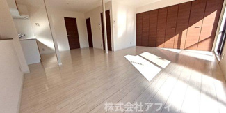 【居間・リビング】 | ハイネス深津 | LDK17.8帖