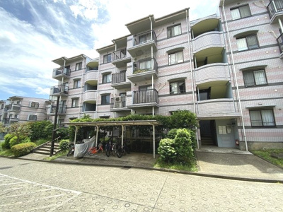 【外観】 | 保土ヶ谷グリーンタウンC棟 | 総戸数248戸、1987年4月築、管理人は日勤勤務につき管理体制良好です♪