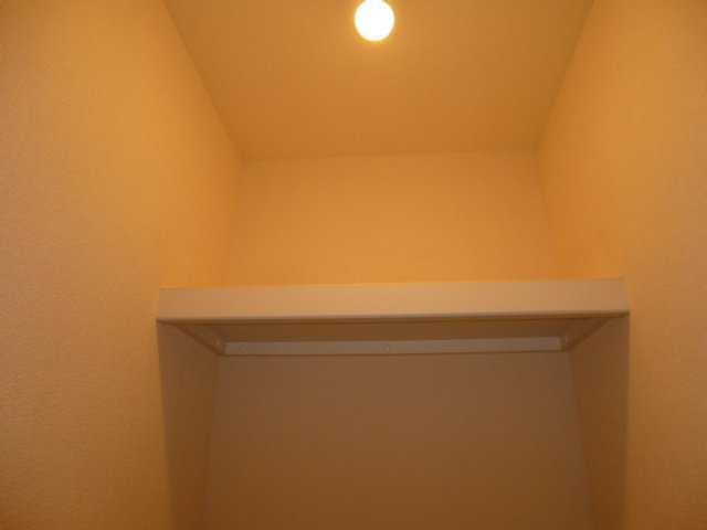 ビバリースクエアＢのトイレ|トイレ棚