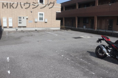 【駐車場】 | ベル フィオーレ Ⅱ | 駐車場完備です