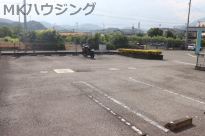 【駐車場】 | ベル フィオーレ Ⅱ | 駐車場完備です。