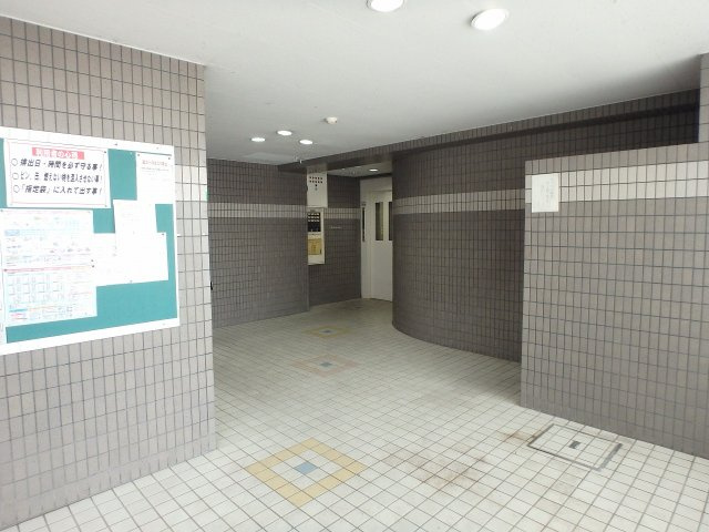 ロイヤルコーポ野田のエントランス