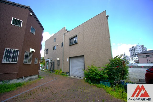花畑駅東店舗付住居の外観