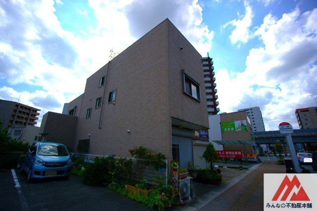花畑駅東店舗付住居の外観