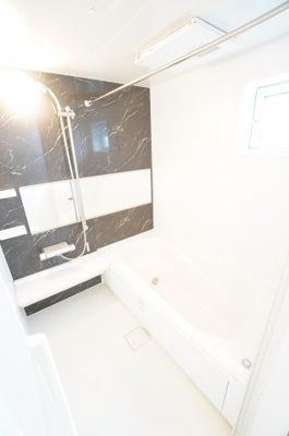 【浴室】 | ロイヤルガーデン クワトロI棟