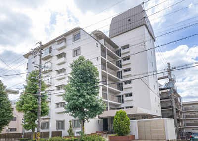 【外観】 | リリーハイツ八事【仲介手数料無料】表山小学校　御幸山中学校 | リノベーション済み
保証付きマンションです