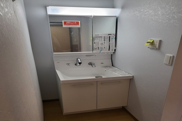 中古住宅　日野東６丁目の独立洗面台
