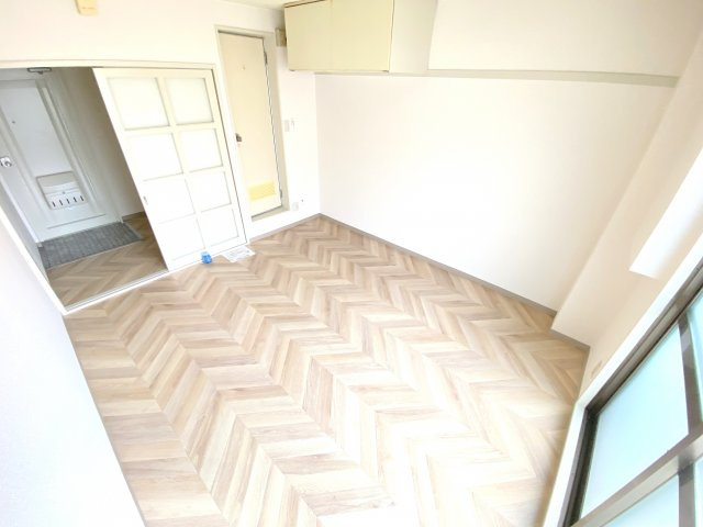 【洋室】 | ロイヤル柏原