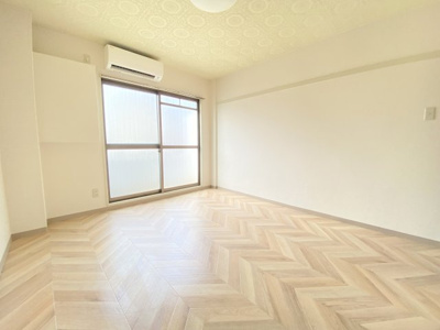 【寝室】 | ロイヤル柏原