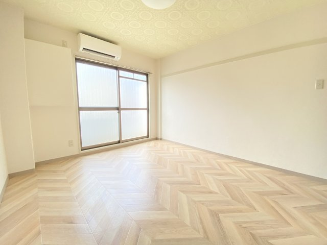 【寝室】 | ロイヤル柏原