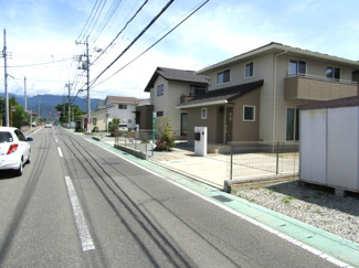 【前面道路含む現地写真】 | 前面道路含む現地写真です