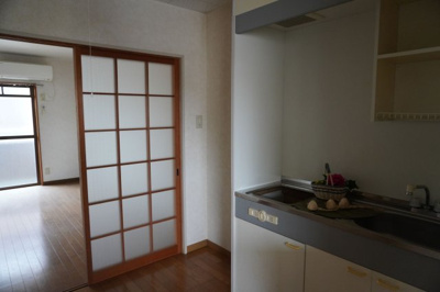 【キッチン】 | ハイツ中嶋 | 横に冷蔵庫を置くスペースがあります