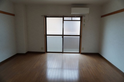 【洋室】 | ハイツ中嶋 | ゆったりした洋室です