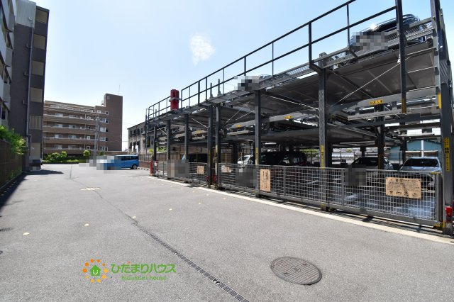 鴻巣市雷電1丁目　中古マンション　ポレスターステーションシティ鴻巣の駐車場