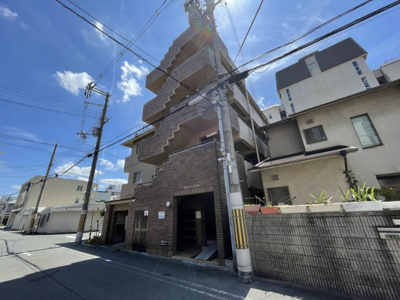 【外観】 | 阪口ハイツ | 建物の個性を主張するシックな外観です