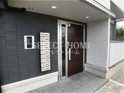 【エントランス】 | コンフォートプレイスⅡ | 毎日通るエントランスはこのようになっています