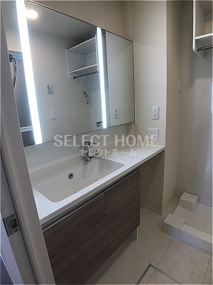 【独立洗面台】 | コンフォートプレイスⅡ | 独立洗面化粧台が付いています