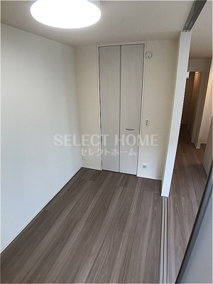 【寝室】 | コンフォートプレイスⅡ | 開放的な寝室です