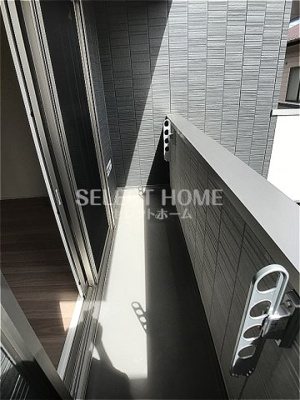 【バルコニー】 | コンフォートプレイスⅡ | 外からの目が気にならないバルコニーで洗濯物が干せます