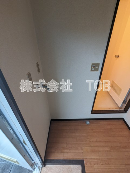 【設備】 | アザレアユー | 洗濯機置き場※クリーニング中の撮影※