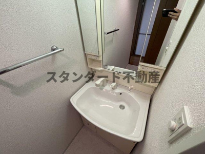 【洗面所】 | KAISEI大手前 | ※写真は同マンションの別タイプのものです。ご参考にどうぞ。