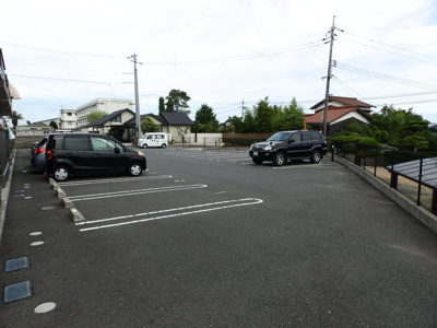 【駐車場】 | エミネンス上野中 | 駐車スペースもあります