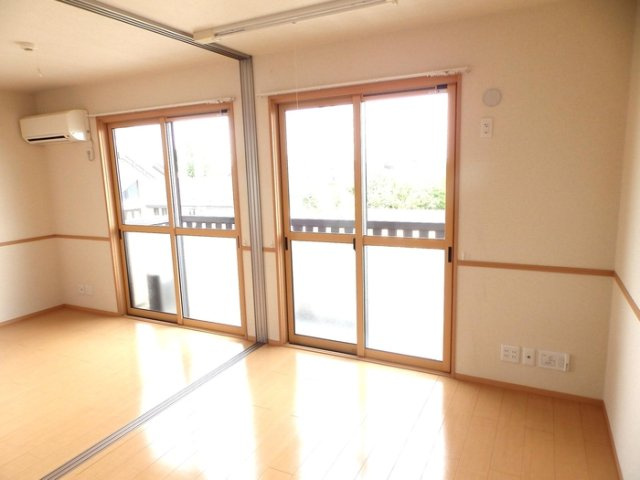 【和室】 | エミネンス上野中 | 和室ならではの温かな和の空間で寛ぎの時間を過ごせます