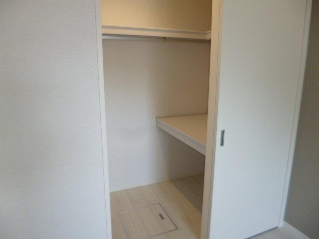 ヴィーロ　キャピターレの収納|ウォークインクローゼット