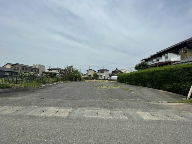 【外観】 | 里小牧十二歩借地 | コンクリート舗装・砂利舗装と分かれていた土地です。