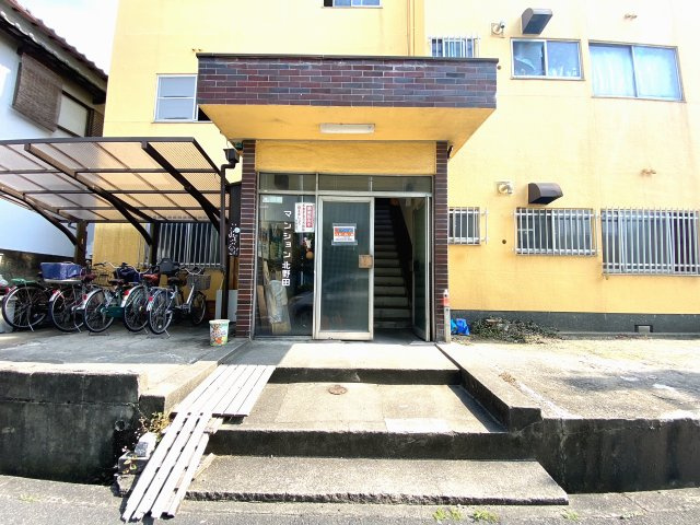 マンション北野田のエントランス