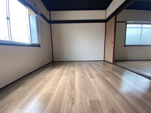マンション北野田の洋室