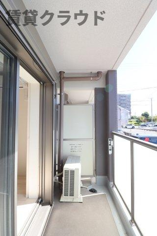 リゾーマおゆみ野のバルコニー|暖かな日差しのふりそそぐバルコニー