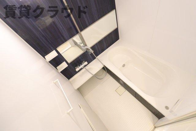 メゾン・エトワールの浴室|足も伸ばせる、ゆったり一坪風呂です！