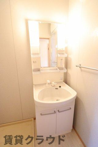 バニュルスⅠの独立洗面台|朝の身支度には欠かせない独立洗面化粧台