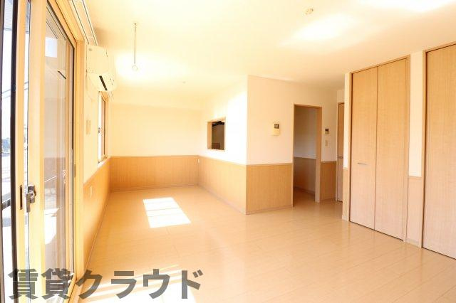 バニュルスⅠの居間・リビング|広々、明るいリビングです！