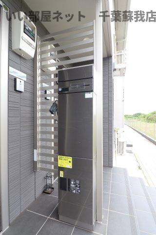 メゾン・ソレイユⅡのエントランス|宅配ボックスがあると、自分の時間を有効活用できますね！