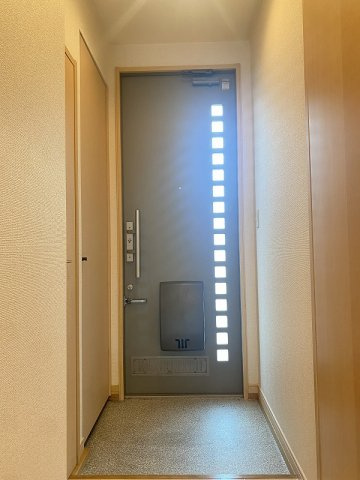 サンノーブルの玄関