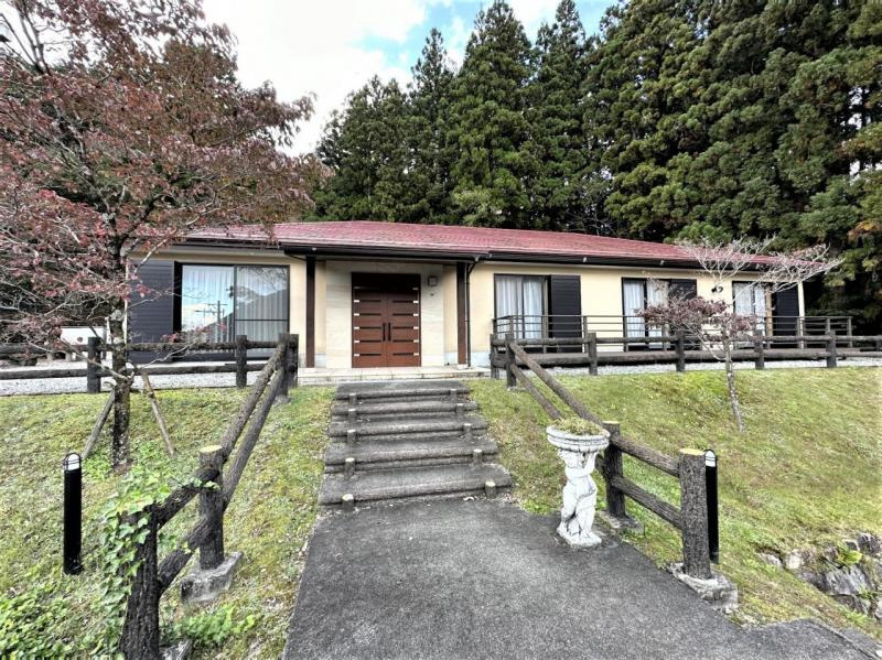 下呂市萩原町　温泉付き４ＬＤＫ