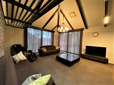 【居間・リビング】 | 下呂市萩原町　温泉付き４ＬＤＫ