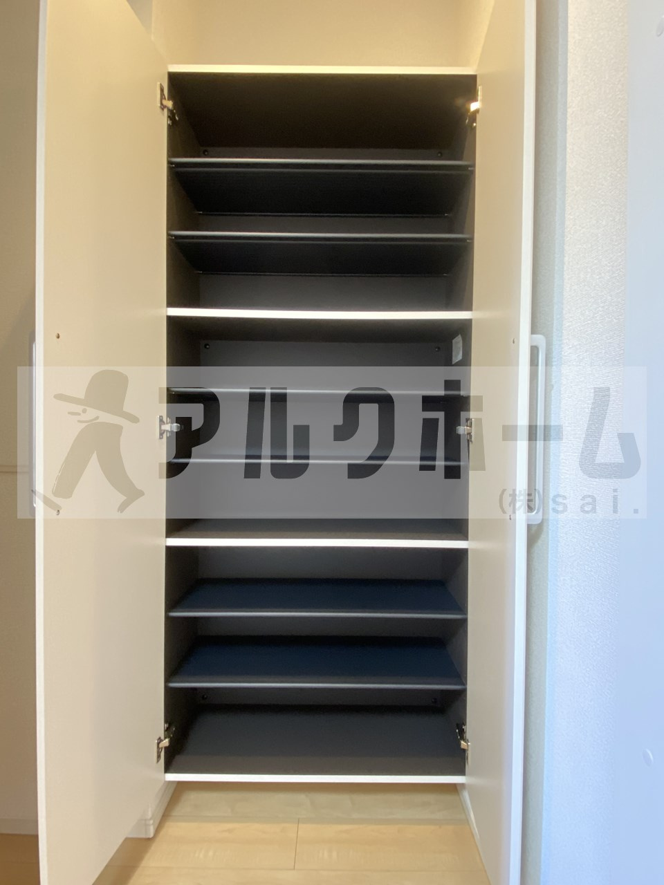 パークライフ八尾2の玄関