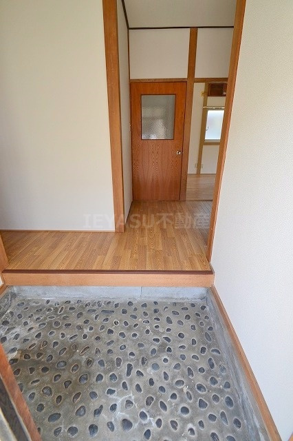 広島市西区南観音６丁目の一戸建ての玄関