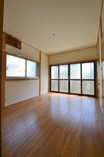 広島市西区南観音６丁目の一戸建ての居間・リビング