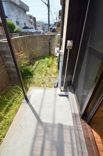 広島市西区南観音６丁目の一戸建ての庭