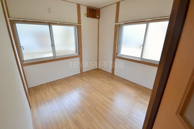 広島市西区南観音６丁目の一戸建ての居間・リビング